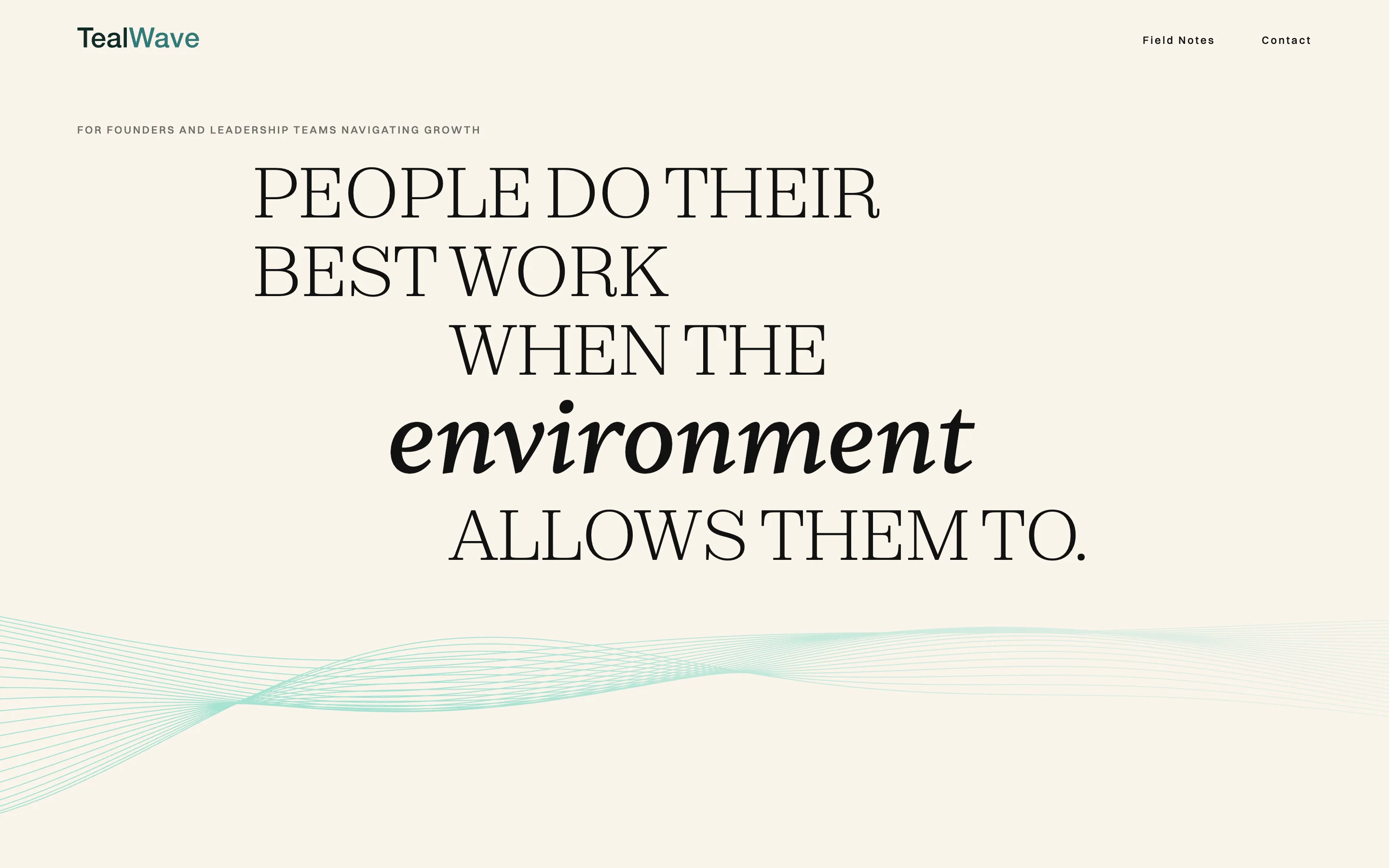 Početna strana sajta TealWave Solutions: naslov „People do their best work when the environment allows them to.“ i talasaste linije na svetloj pozadini